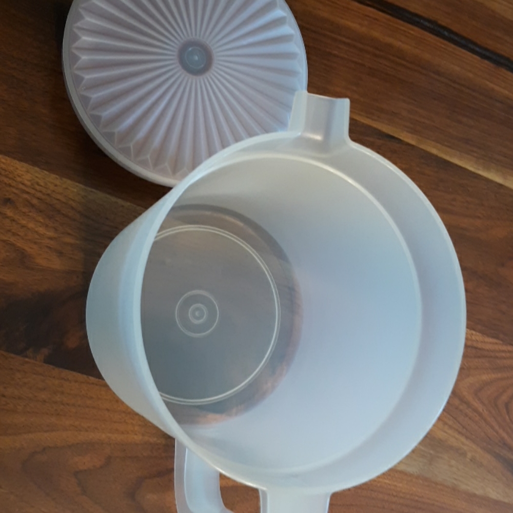 Tupperware  Pitcher - Picture 3 of 9